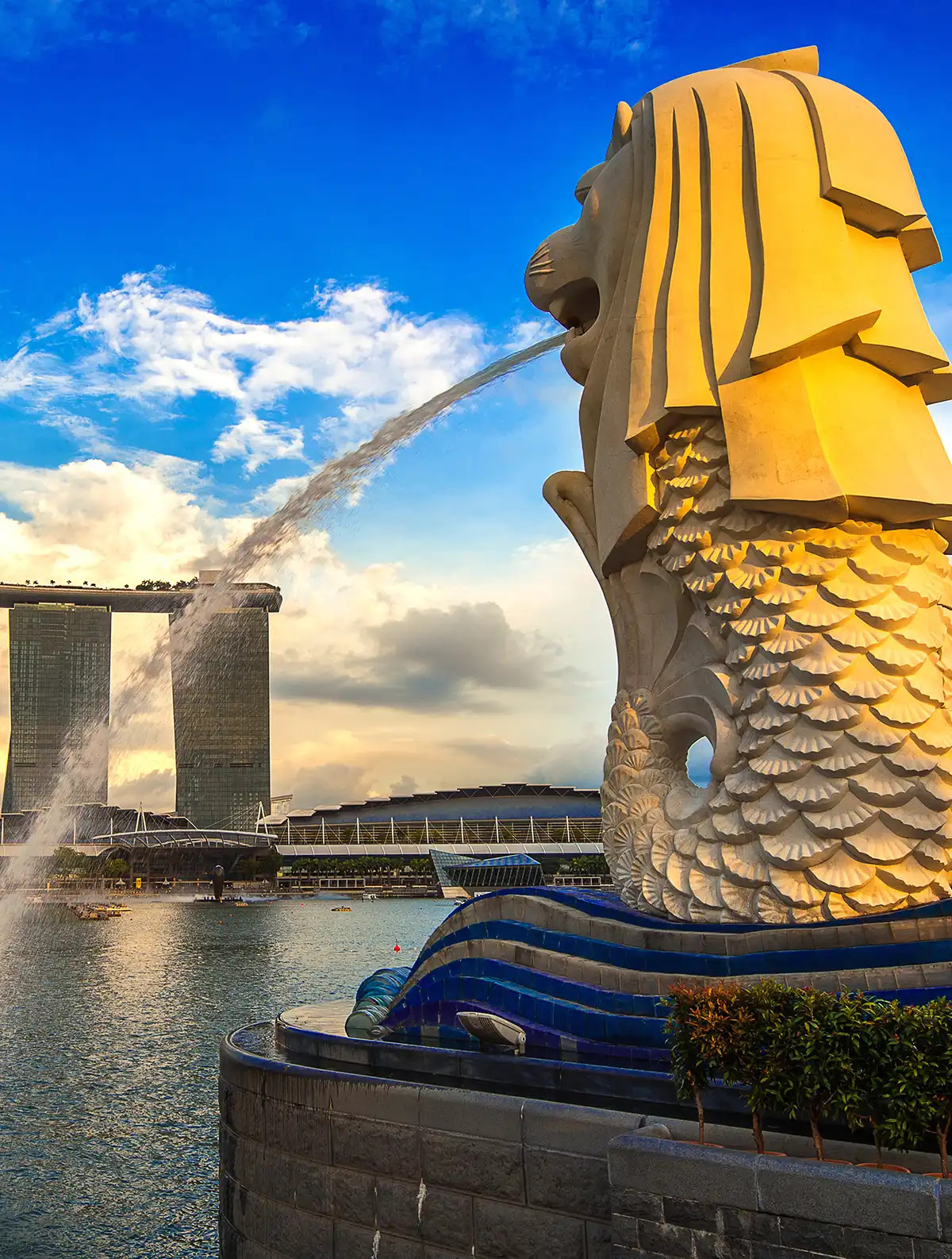 Discovering International Tourist Spots (SINGAPORE)